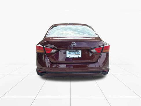 Used 2024 Nissan Altima 2.5 SV FWD image 7