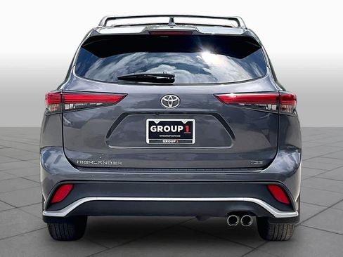 Used 2023 Toyota Highlander XSE FWD image 5