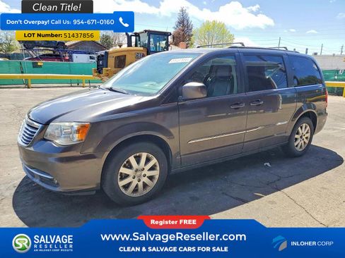 Used 2016 Chrysler Town & Country Touring FWD image 1