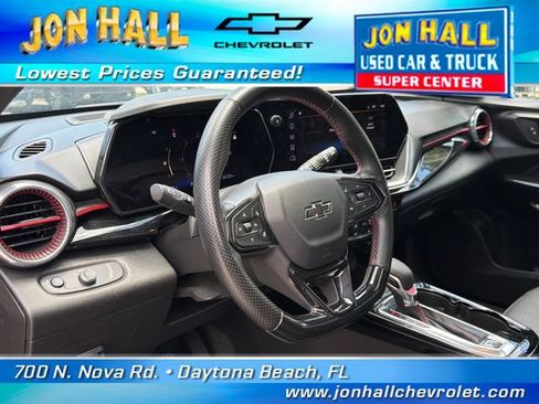 Used 2024 Chevrolet Trax RS w/ Sunroof Package FWD image 18