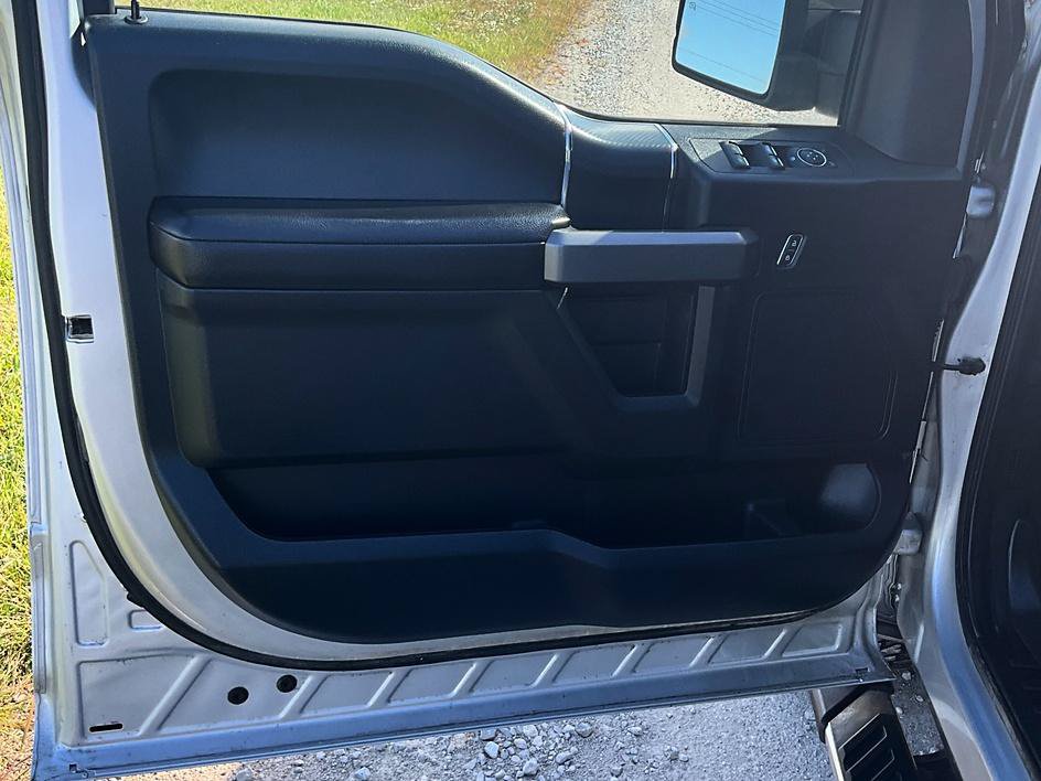 Used 2019 Ford F150 XLT w/ Equipment Group 302A Luxury AWD/4WD image 9