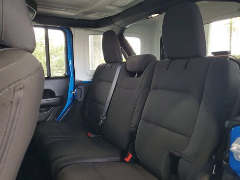 Used 2022 Jeep Wrangler Unlimited Sport AWD/4WD image 8