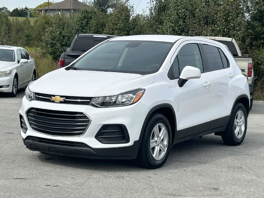 Used 2020 Chevrolet Trax LS w/ Tint and Cruise Package FWD image 3