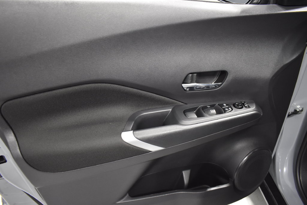 Certified 2023 Nissan Kicks SV FWD image 15
