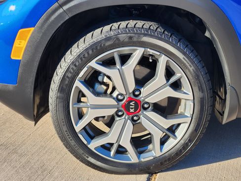 Used 2021 Kia Seltos SX image 10