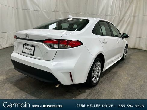 Used 2025 Toyota Corolla LE image 3