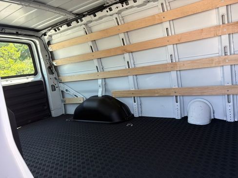 Used 2024 Chevrolet Express 2500 w/ Driver Convenience Package RWD image 24