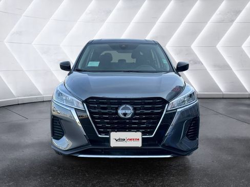 Used 2025 Nissan Kicks Play S image 2