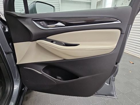 Used 2019 Buick Enclave Essence FWD image 39