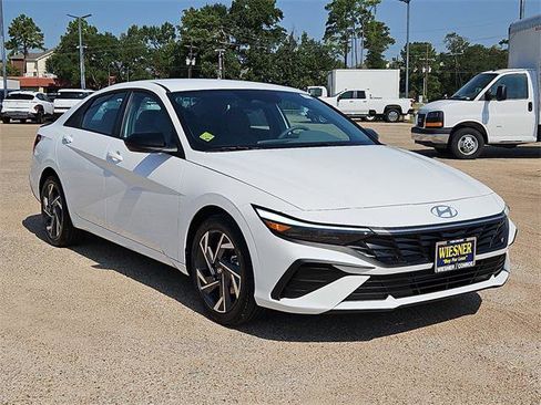 New 2025 Hyundai Elantra Sport image 3