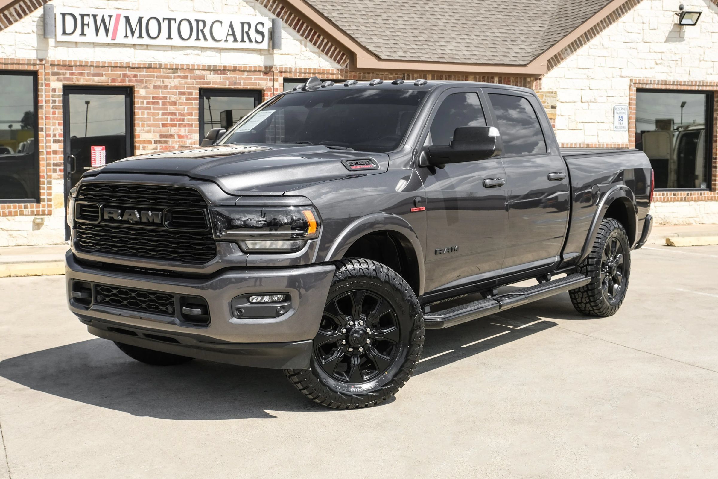 Used 2022 RAM 3500 Limited AWD/4WD image 2