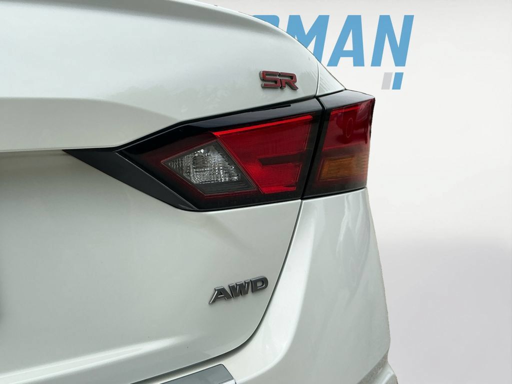 Used 2023 Nissan Altima 2.5 SR w/ SR Premium Package AWD/4WD image 19