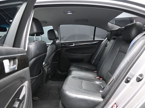 Used 2013 Hyundai Genesis 3.8 RWD image 23