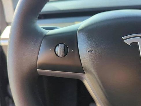 Used 2023 Tesla Model Y Long Range AWD/4WD image 15