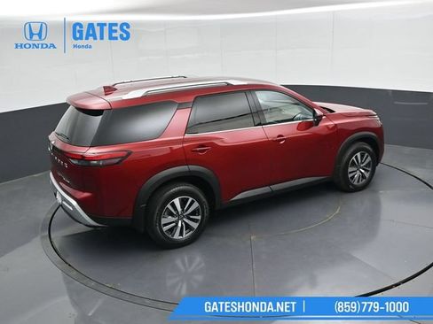 Used 2023 Nissan Pathfinder SL AWD/4WD image 48
