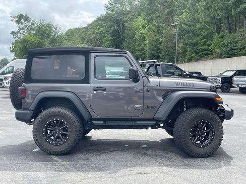 Used 2020 Jeep Wrangler Sport AWD/4WD image 2