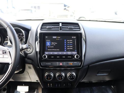 Used 2025 Mitsubishi Outlander Sport SE image 19