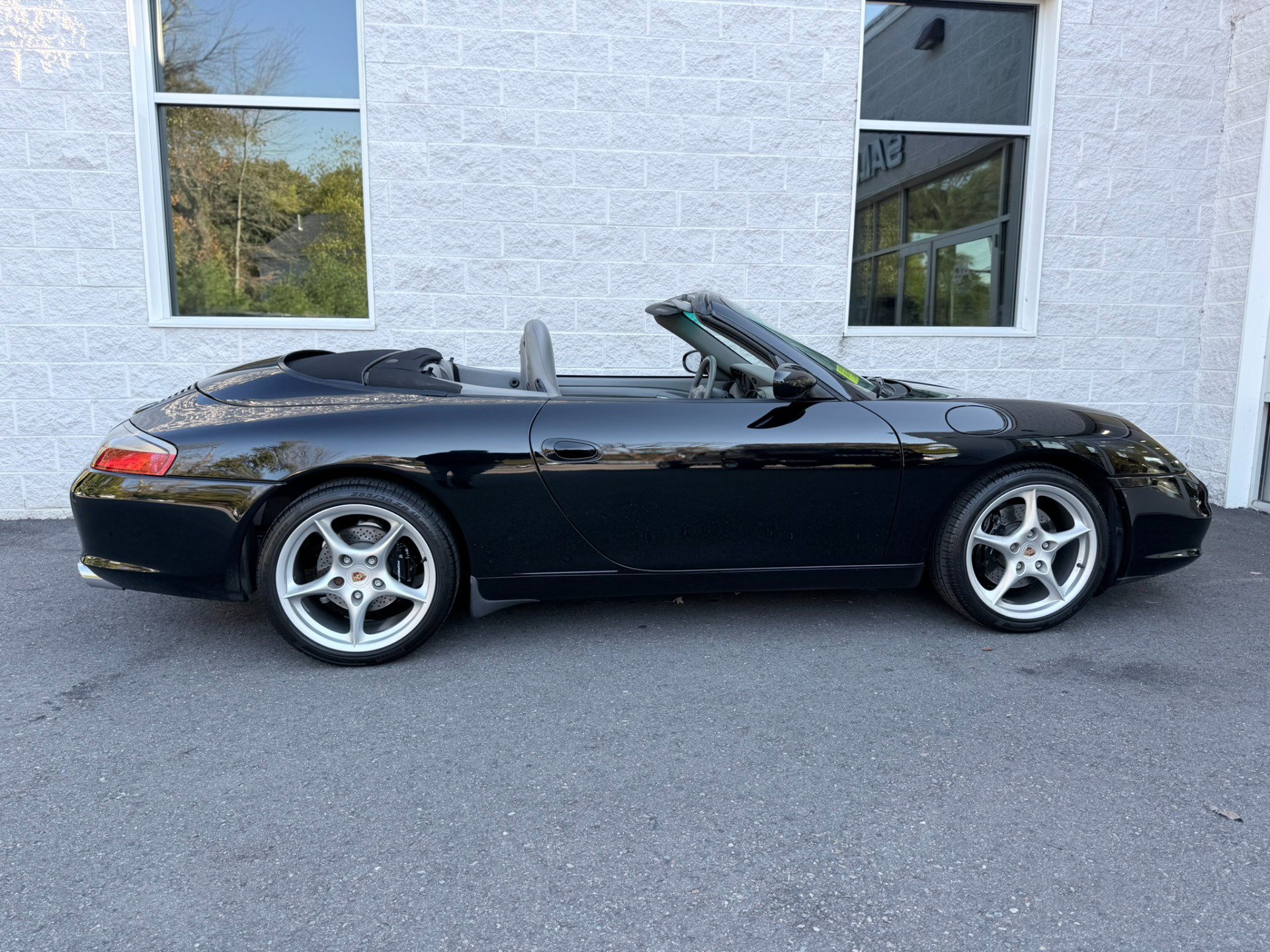 Used 2002 Porsche 911 Carrera 4 AWD/4WD image 47