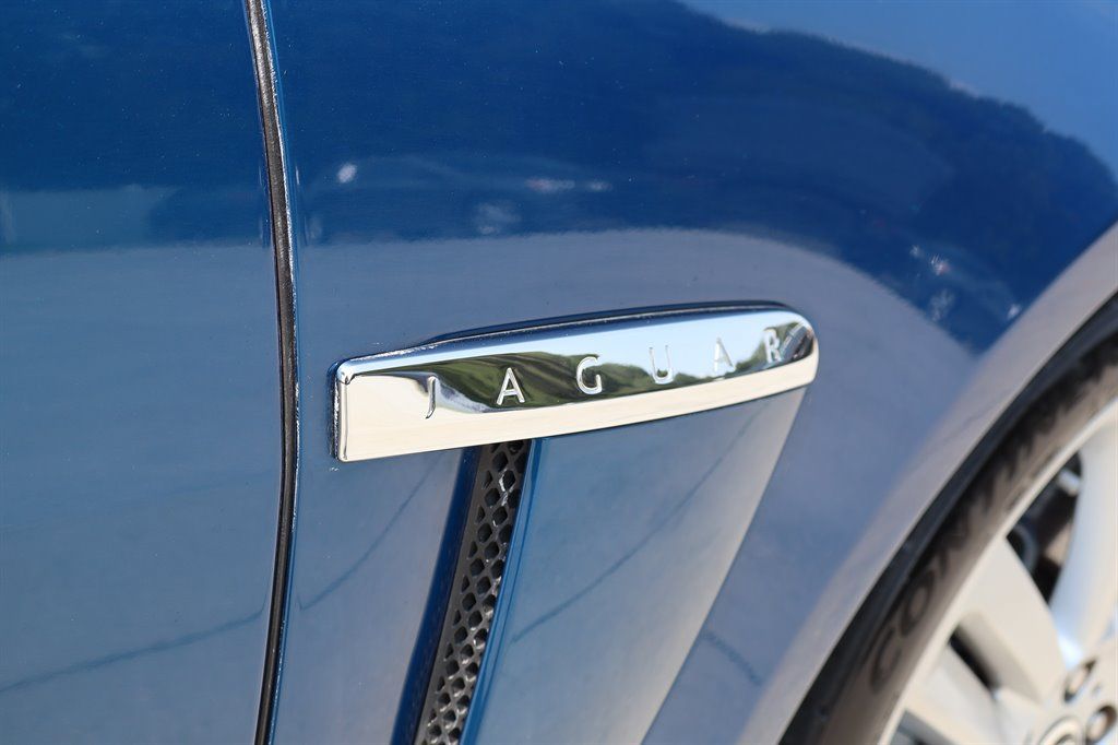 Used 2013 Jaguar XF R RWD image 14