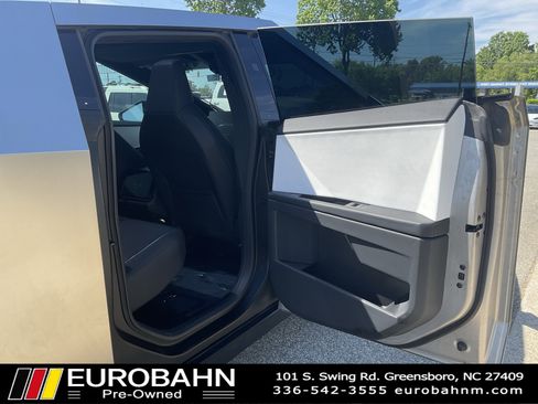 Used 2024 Tesla Cybertruck AWD Crew Cab image 17