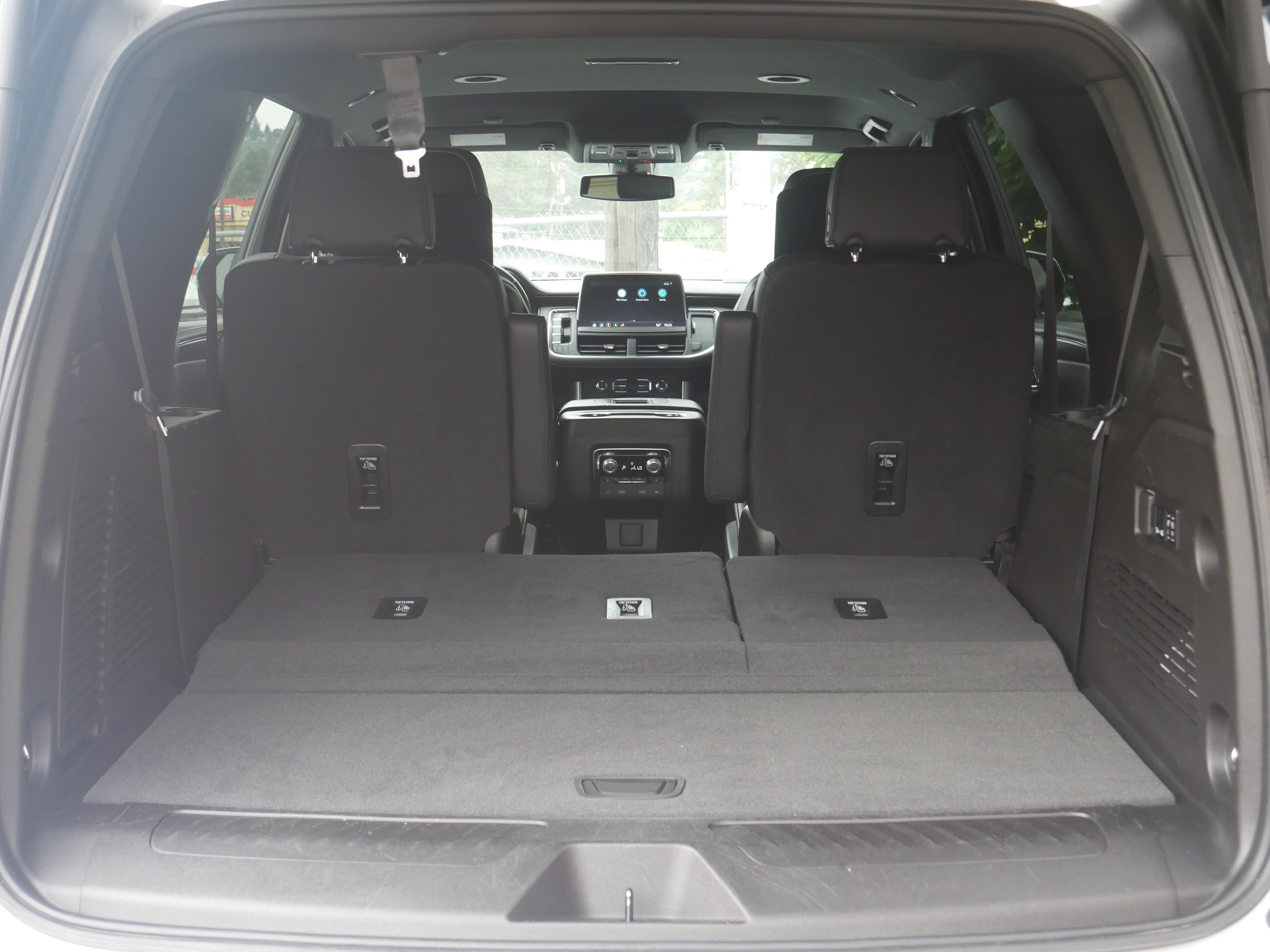 Used 2021 GMC Yukon SLT w/ Rear Media and Nav Package AWD/4WD image 28