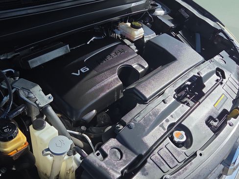 Used 2018 Nissan Pathfinder S FWD image 20