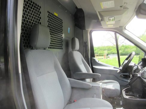 Used 2015 Ford Transit 250 148 Medium Roof RWD image 37