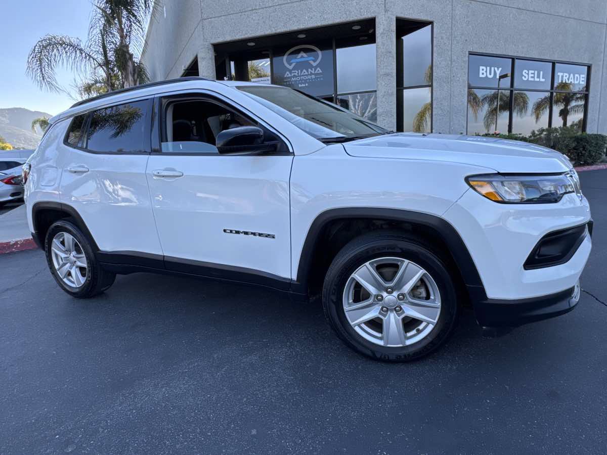 Used 2022 Jeep Compass Latitude FWD image 13