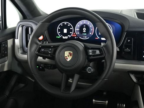Certified 2025 Porsche Cayenne S image 12