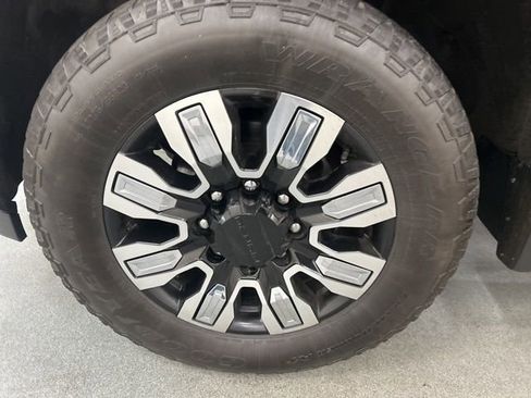 Used 2024 GMC Sierra 2500 Denali w/ Technology Package image 34