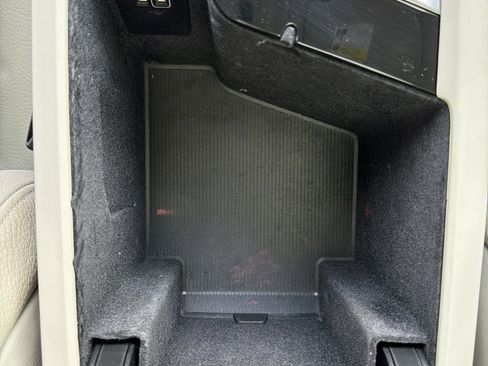 Used 2020 Volvo XC90 T5 Momentum w/ Protection Package Premier image 63