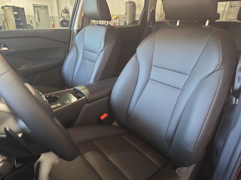 Used 2026 Nissan Rogue Dark Armor FWD image 16
