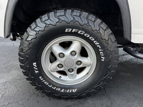 Used 1995 Land Rover Defender 90 image 30