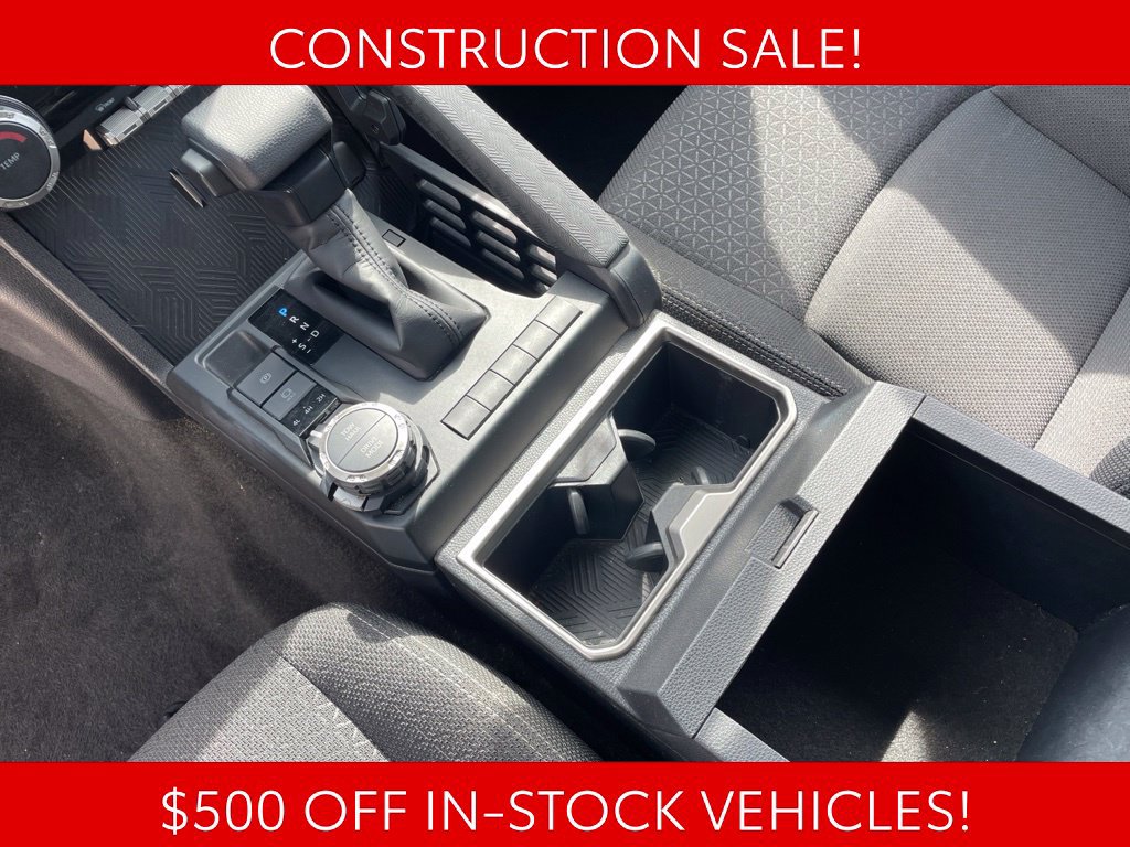Used 2025 Toyota 4Runner SR5 AWD/4WD image 9