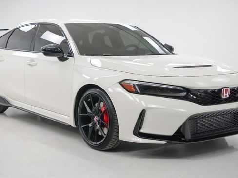 Used 2025 Honda Civic Type R image 8