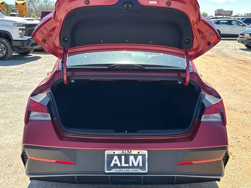 Used 2025 Hyundai Elantra Sport FWD image 18