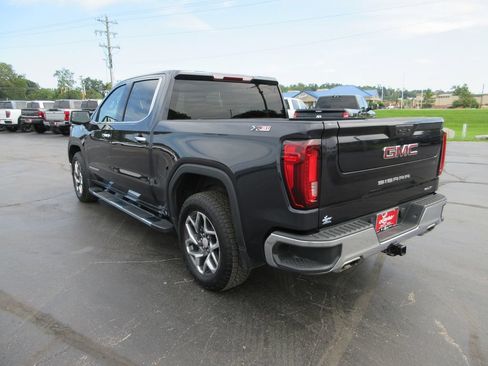 Used 2022 GMC Sierra 1500 SLT w/ SLT Premium Package AWD/4WD image 8