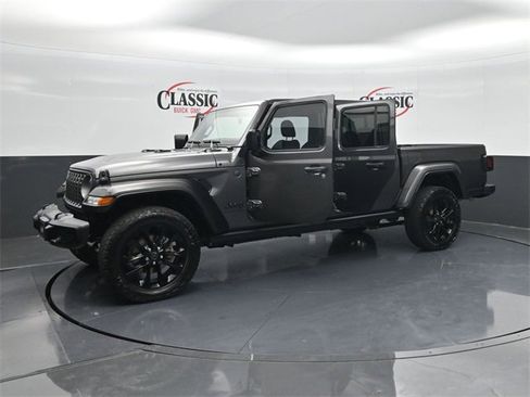 Used 2025 Jeep Gladiator Sport image 34