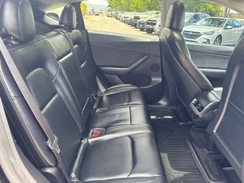 Used 2022 Tesla Model Y Performance AWD/4WD image 31