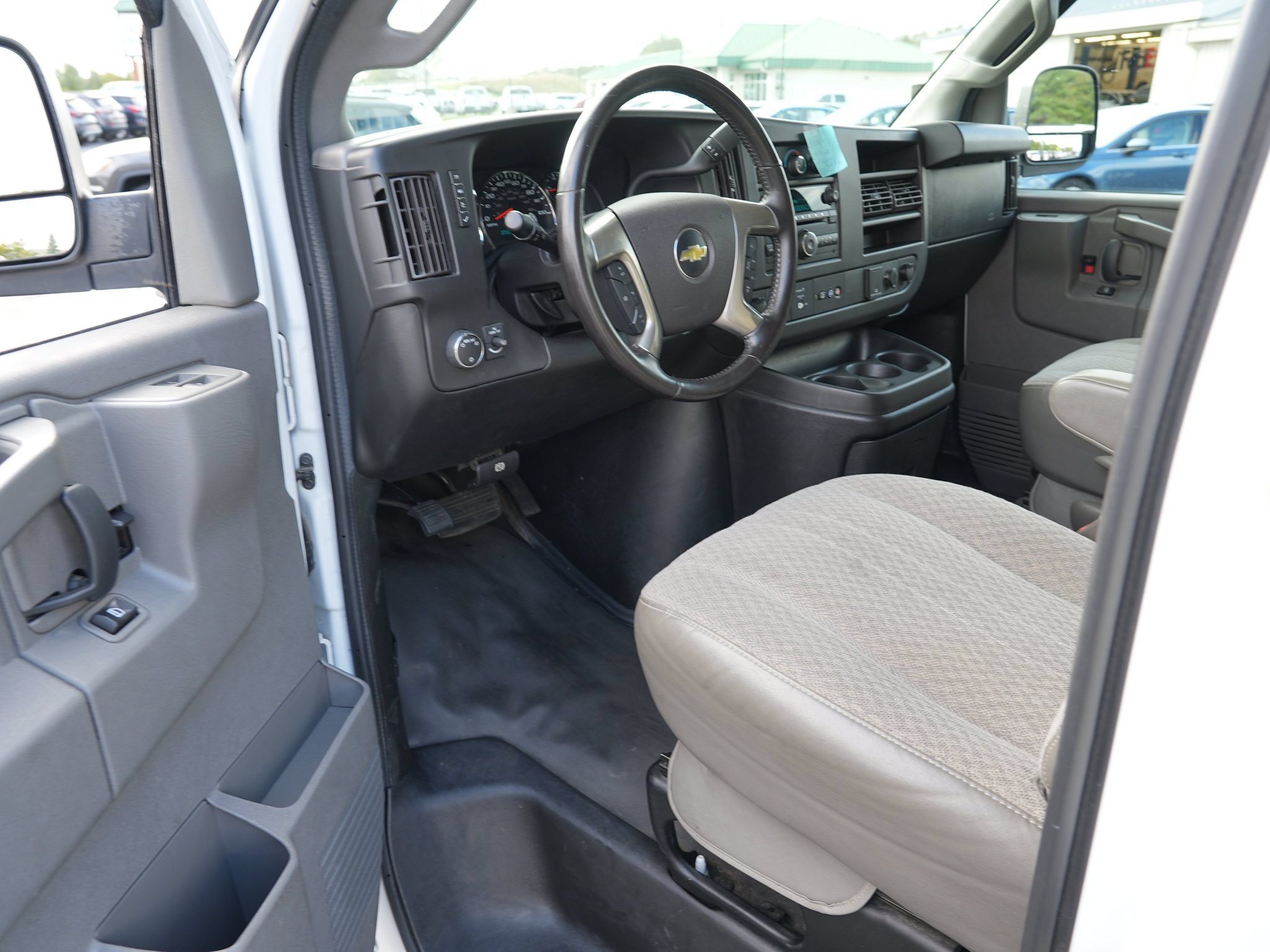 Used 2019 Chevrolet Express 2500 LS w/ Driver Convenience Package RWD image 14