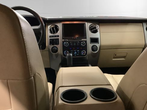 Used 2017 Ford Expedition EL XLT w/ Equipment Group 202A image 10