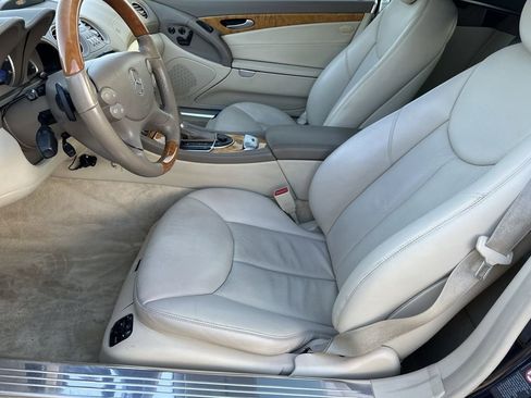 Used 2008 Mercedes-Benz SL 550 image 11