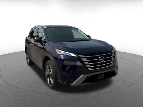 Used 2026 Nissan Rogue SL FWD image 3