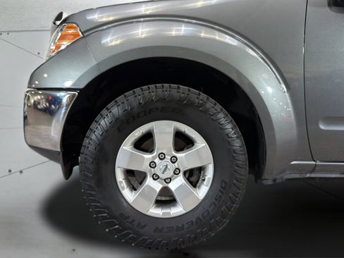 Used 2009 Nissan Frontier SE w/ SE Value Truck Pkg RWD image 36