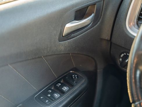 Used 2019 Dodge Charger SXT image 31