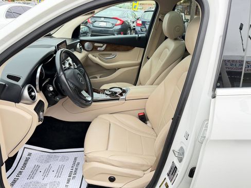 Used 2019 Mercedes-Benz GLC 300 4MATIC image 12