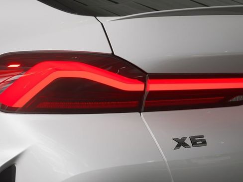 New 2026 BMW X6 xDrive40i w/ Executive Package image 8