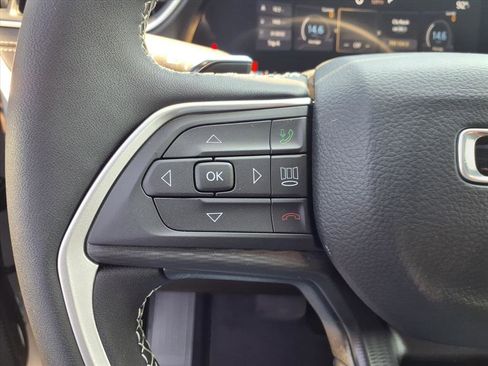 New 2025 Jeep Grand Cherokee L Laredo image 13