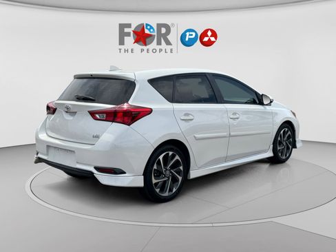 Used 2018 Toyota Corolla iM w/ Carpet Mat Package (TMS) image 5