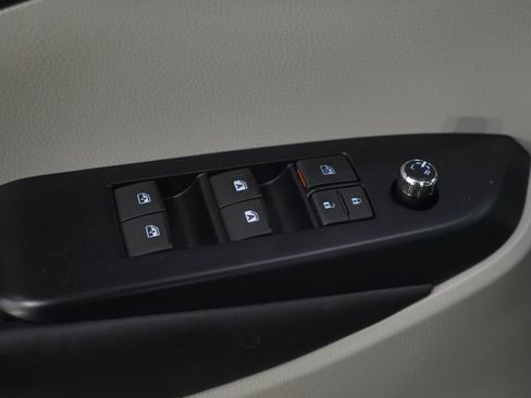 Used 2016 Toyota Highlander XLE AWD/4WD image 24